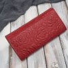 Dámská kožená peněženka Paolo Peruzzi s květinovým reliéfem; červená