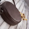 101610 6 damska kulata kozena crossbody peruzzi na rameno tmave hneda
