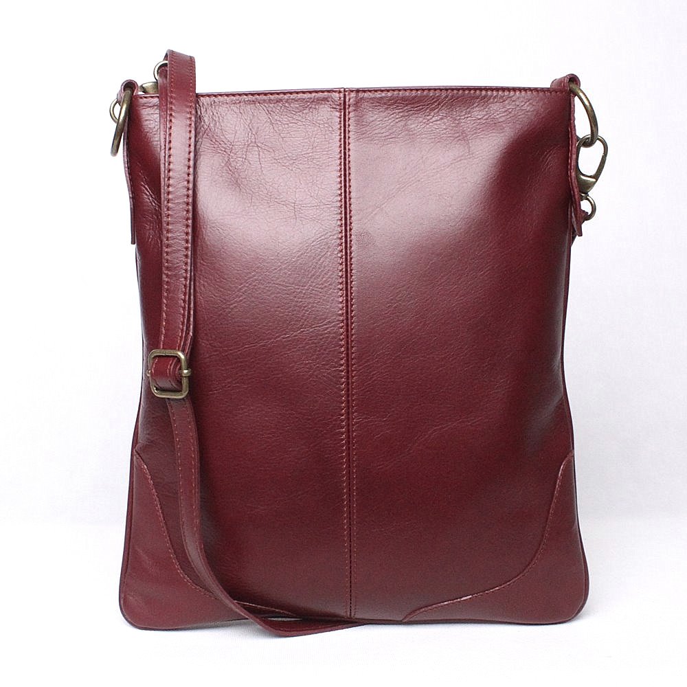 Dámská velká kožená crossbody kabelka Vera Pelle no. 5509 vínová | KabelkyproVas.cz