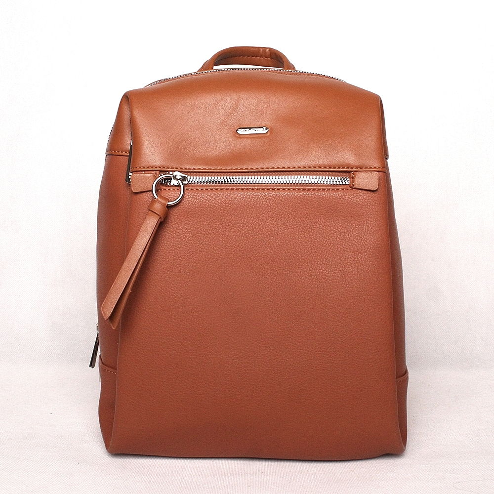 Dámský městský batoh David Jones CM6075 s obsahem 10l hnědý | KabelkyproVas.cz