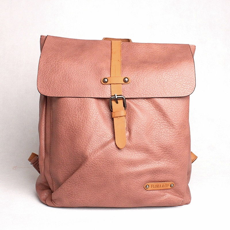 Velký městský batoh FLORA&CO H6725 s obsahem cca 10l, formát A4 tmavěrůžová