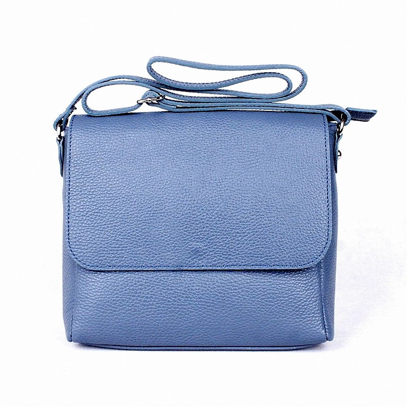 Středně velká modrá kožená crossbody kabelka Vera Pelle no. 62