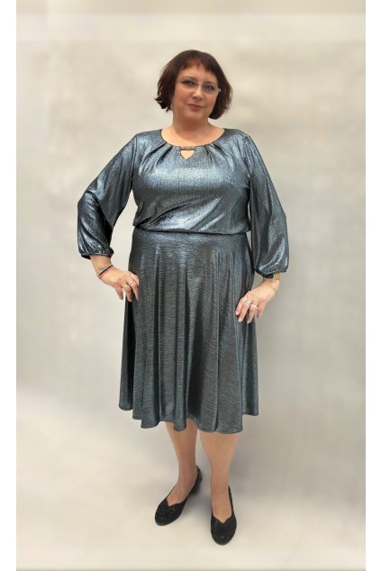 Měděné metalické šaty