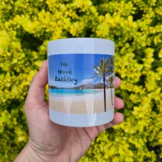 Velké plány často začínají první mincí. 🌴 Tuhle pokladničku jsem potiskl plážovým motivem a nápisem „Na nové začátky“. Na...