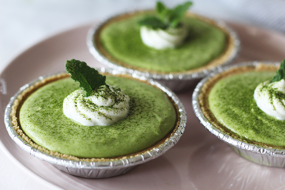 Nepečený matcha cheesecake