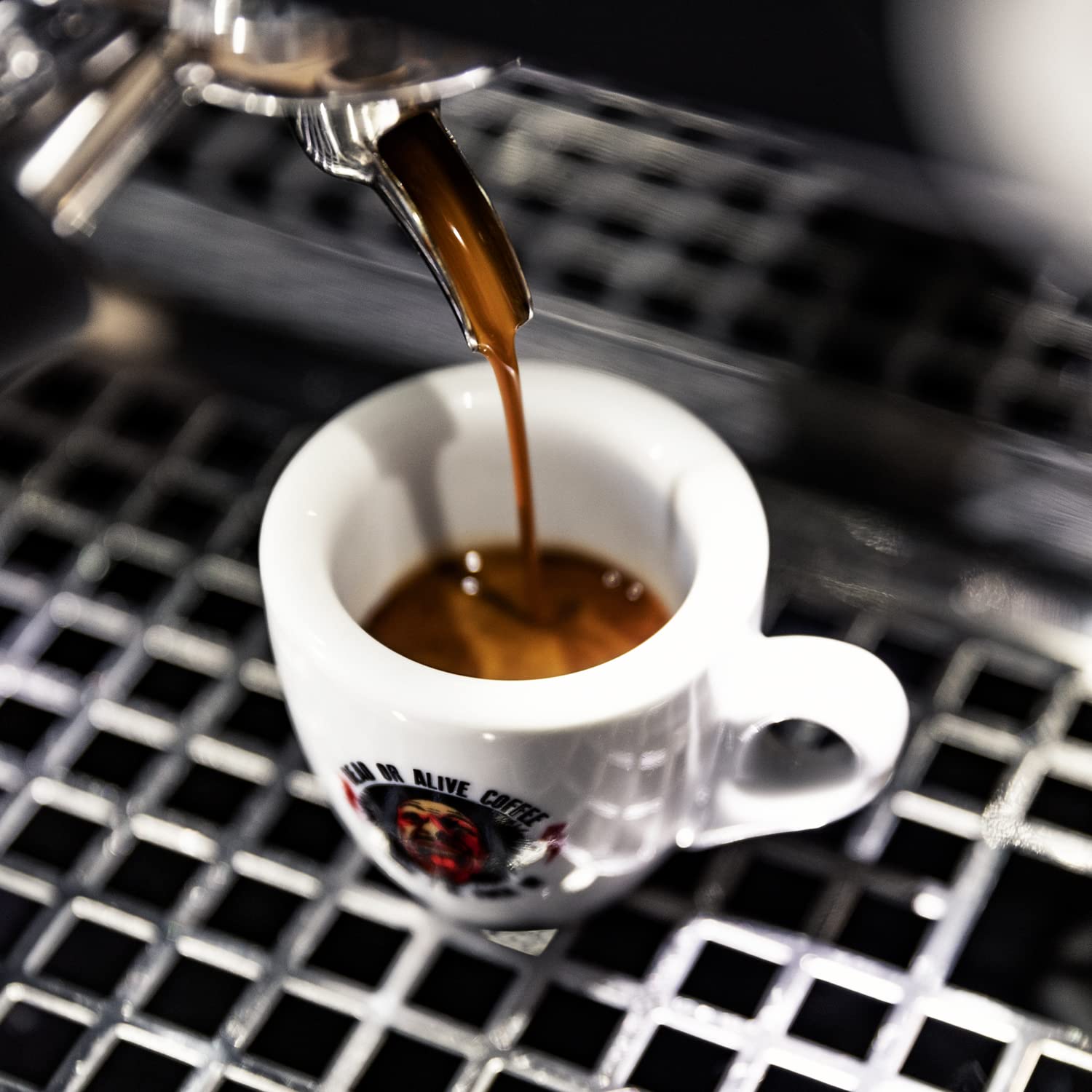 Jak připravit správně espresso: Kompletní průvodce pro milovníky kávy