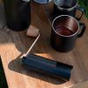 06 Frisch gemahlener Kaffee Edelstahl Kaffeemühle Lambda Coffee