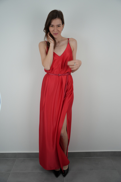 Dlouhé červené šaty Simple