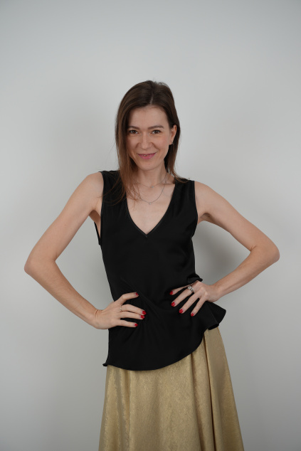 Černý top Simple se širokými ramínky