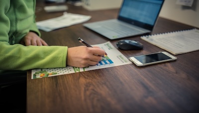 Jsme firma z Brna, kde můžeme uzavřít smlouvu na svoz směsného komunálního odpadu?