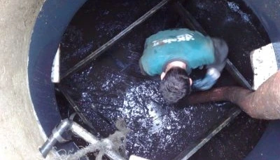 Čištění a servis tukových lapolů v provozu restaurace