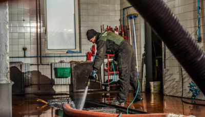 Čištění nádrží párou