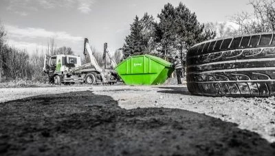 Rezervujte si vanový kontejner na stavební suť on-line