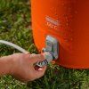 Malá bateriová sprcha s nádrží Flextail TINY Shower Bucket