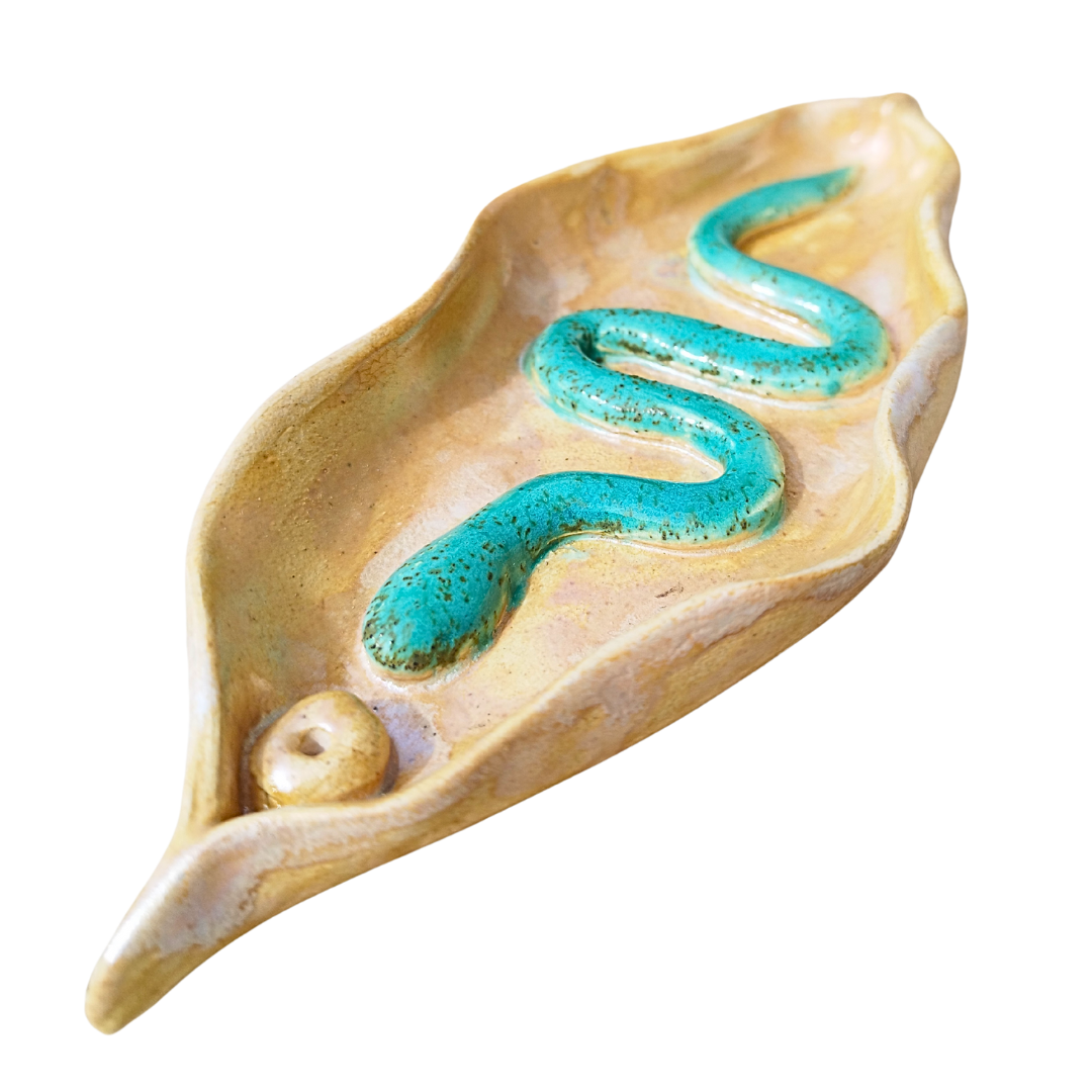 Stojan na vonnou tyčinku s hadem kundalini