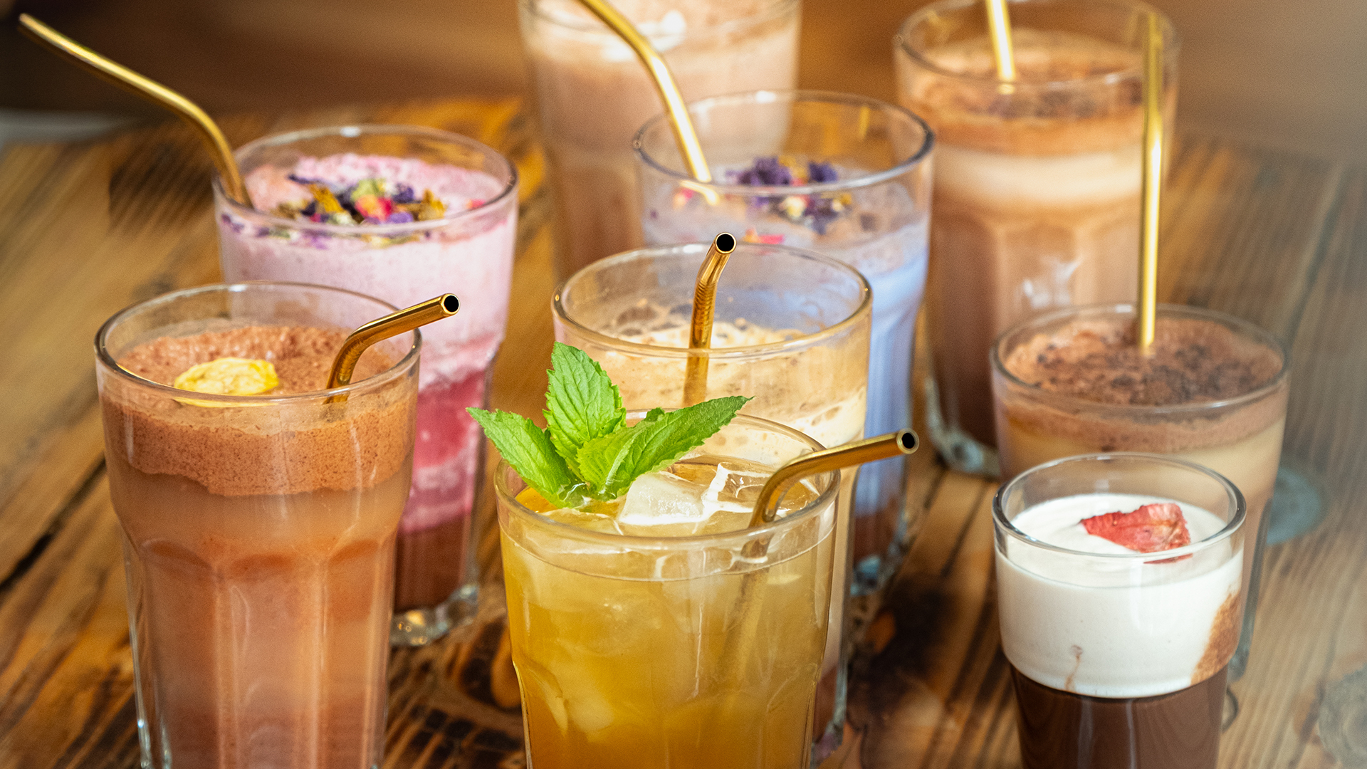 Leto chutí lepšie s kakaom: objavte naše nové ľadové drinky