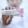 White Glo zubní pasta Sensitive 150g + kartáček a mezizubní kartáček ZDARMA