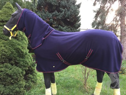 Fleecová odpocovací deka s krkem NAVY-RED