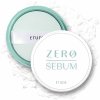 ETUDE Zero Sebum Drying matující pudr je lehký, průhledný pudr navržený pro zajištění dlouhotrvajícího matného vzhledu pleti. Tento pudr absorbuje přebytečný olej a minimalizuje lesk, aniž by pleť vysušoval. Je (3)
