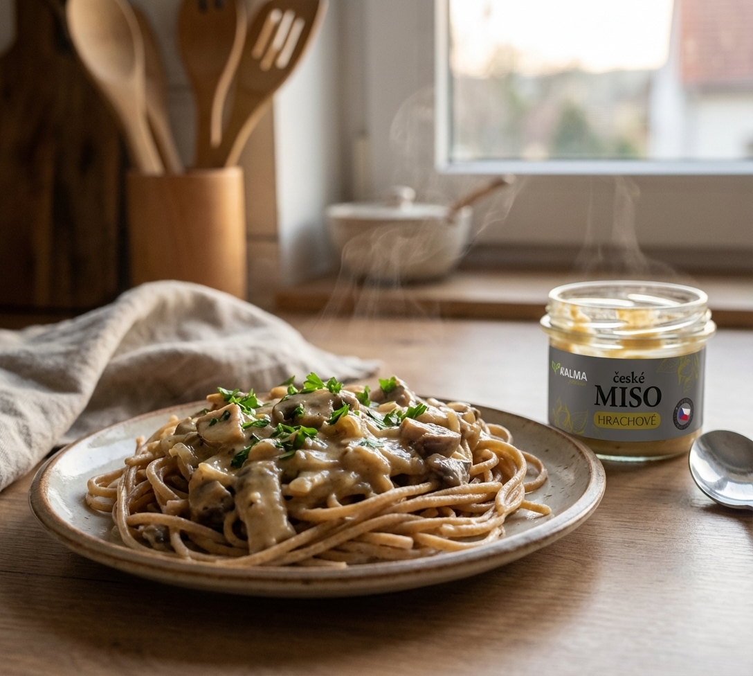 Krémové celozrnné těstoviny s misem a hlívou