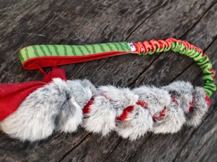 Králík zapletený s fleecem cop na amortizéru meloun