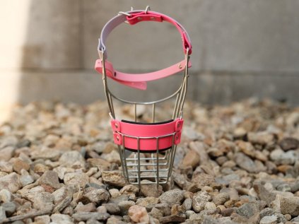 Kovové náhubky delší než 9 cm