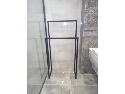 Stojan, vešiak na uteráky a uterák navyše._0