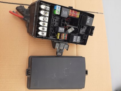 POJISTKOVÁ SKRINKA SKODA OCTAVIA III GOLF VII_0