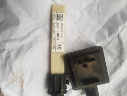 SNÍMAČ na ochranu chodcov BMW F10 F11 9241787-01_0