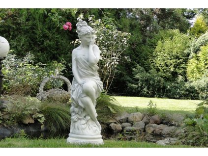 Krásna postava ženy s sochou nôž S55_1