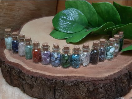 Sbírka minerálů a polodrahokamů v lahvičkách- 15 druhů