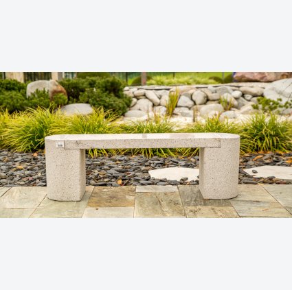 Kamenná lavička na zahradu