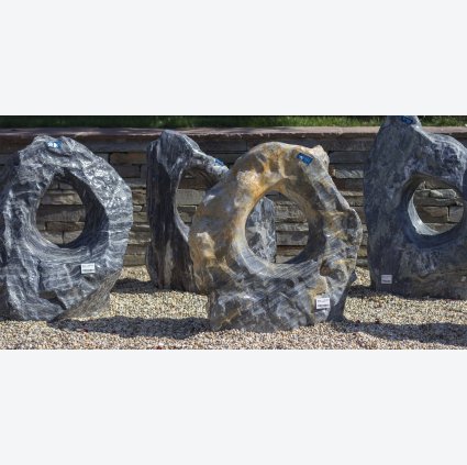 exkluzivní soliterní kámen