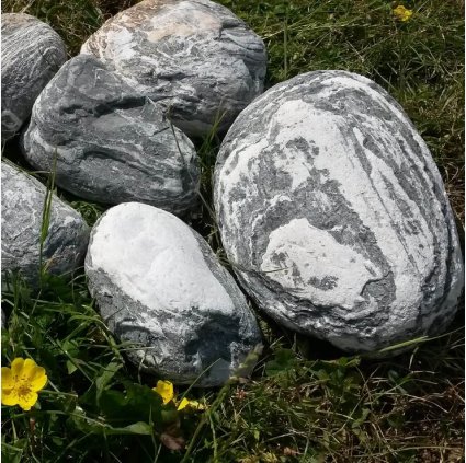 kameny zahradní větší kusy