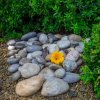 šedé valounky do zahrady