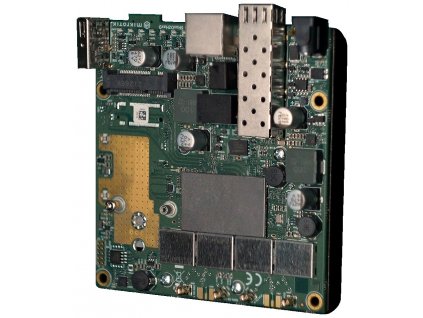 MikroTik L23UGSR-5HaxD2HaxD, 802.11a/g/n/ac/ax, GbE, SFP, USB, 4xMMCX, L4