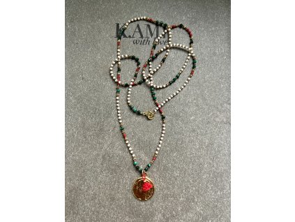 Řetízek z malachitu a japonských rokajlů s medailonem Ag925