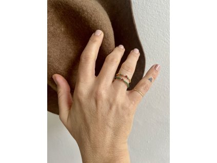 Prstýnek z japonských rokajlů s granátem Ag925