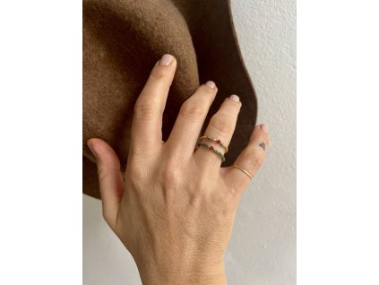 Prstýnek ze zlacených fazet s tyrkysy, perličkou a granátem Ag925