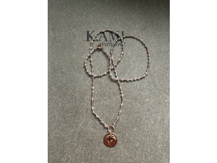 Boho řetízek z labradoritu se zlaceným přívěskem Baby Feet Ag925