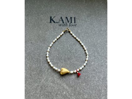 Náramek z říčních perliček se zlaceným srdíčkem Ag925