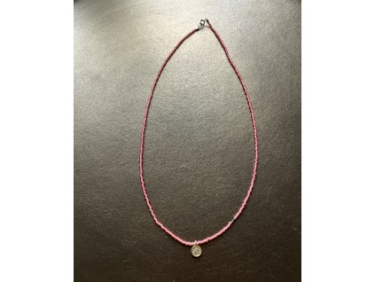 Řetízek z japonských rokajlů se zlacenou placičkou Ag925