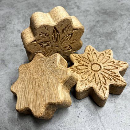 Oak Springtime Flower Decoration