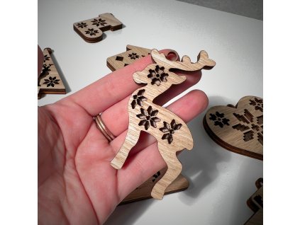 Dřevěné vánoční ozdoby Folklor (hnědý podklad)