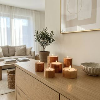 Malé detaily tvoří velkou atmosféru / Small details create a big atmosphere 🕯️✨ #woodencandleholder #handmadewood...