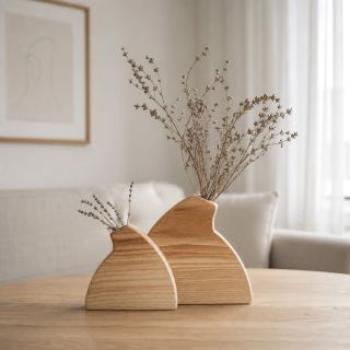 Krása, která nepodléhá trendům / Beauty that never goes out of style ✨🌿 #drevenedekorace #wooddecor #woodenvase #homedecor...