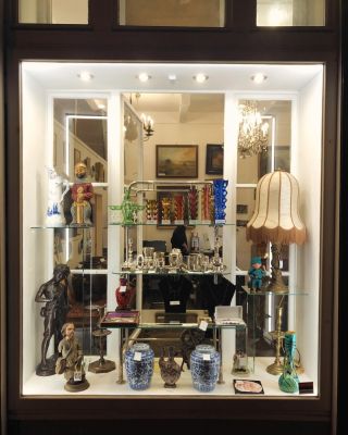 “V kameném obchodě jsme právě dokončili úpravy naší výlohy a nemůžeme být spokojenější! Stejně jako je důležitý náš...