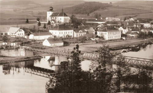 Z historie zpracování peří v Kamýku nad Vltavou