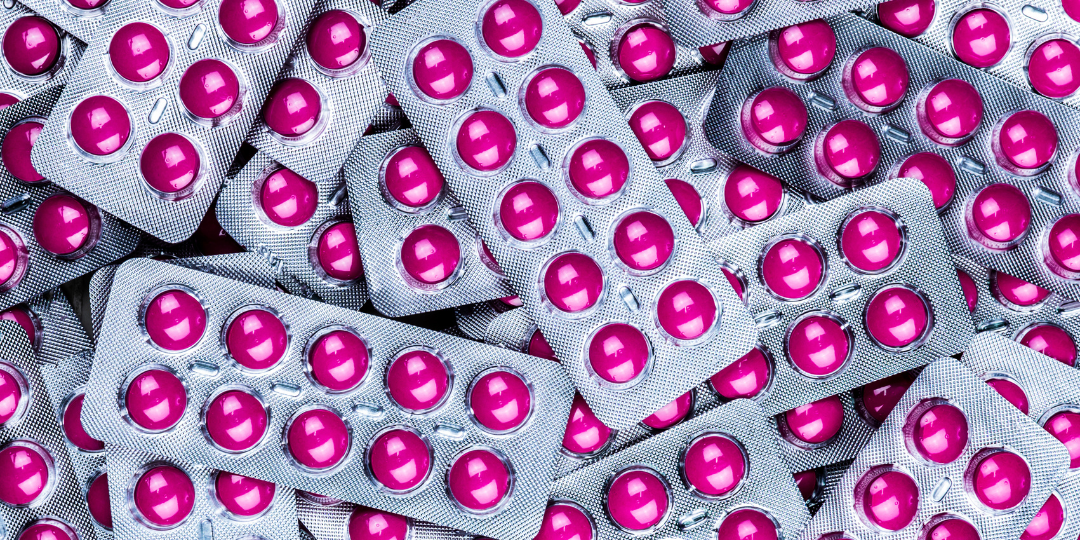 Skryté nebezpečí v lékárničce: Jak běžné léky proti bolesti ohrožují vaše srdce