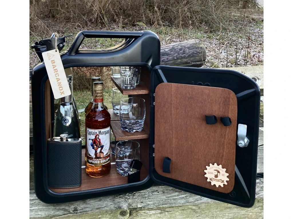 Kanystr bar: originální doplněk do bytu, kanceláře i dílny